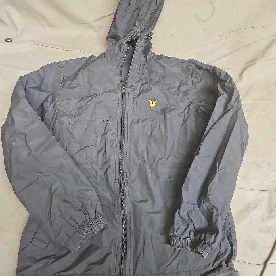 LYLE & SCOTT HOODED JACKET IN NAVY - XS`