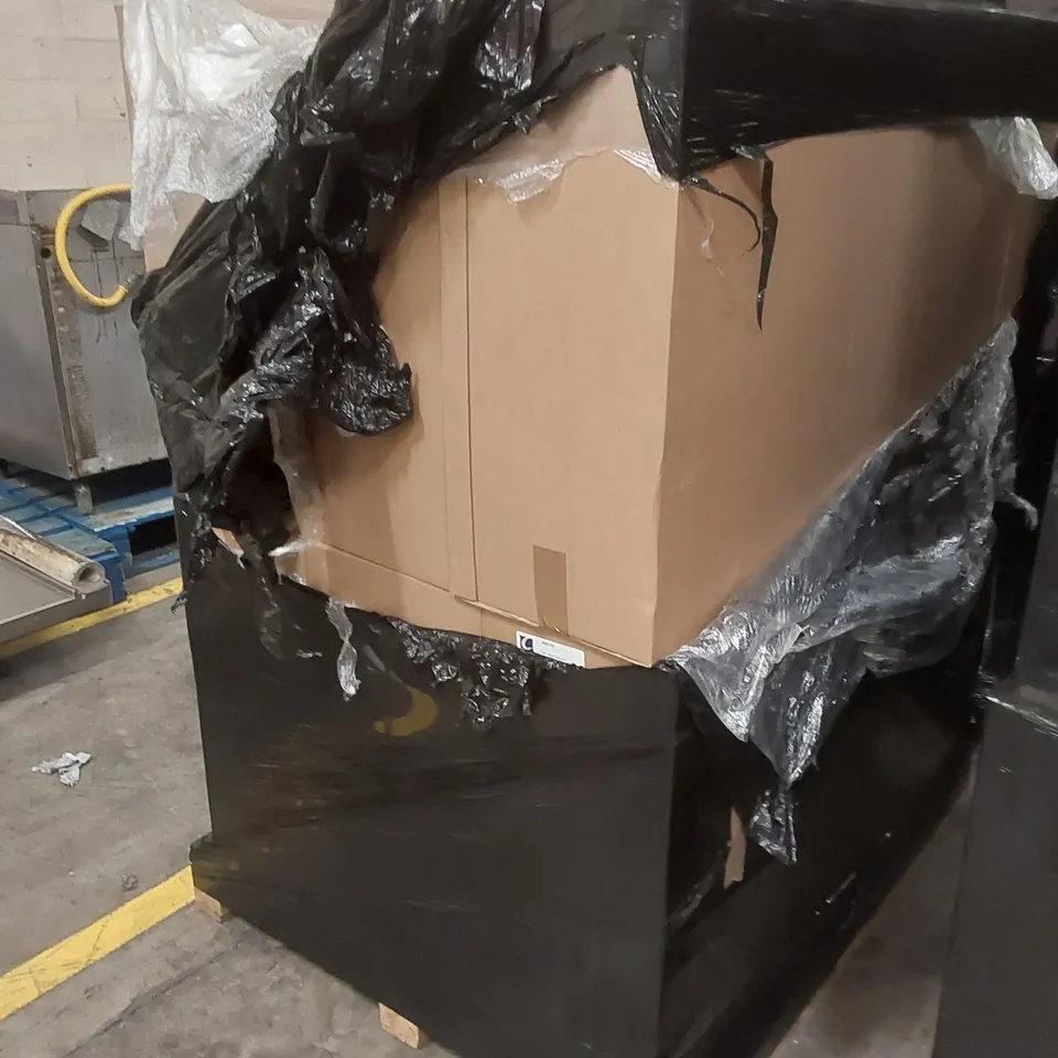 PALLET CONTAINING A LARGE QUANTITY OF BATHROOM FURNITURE PARTS INCLUDING: WC/BIDET CARCASSES ECT