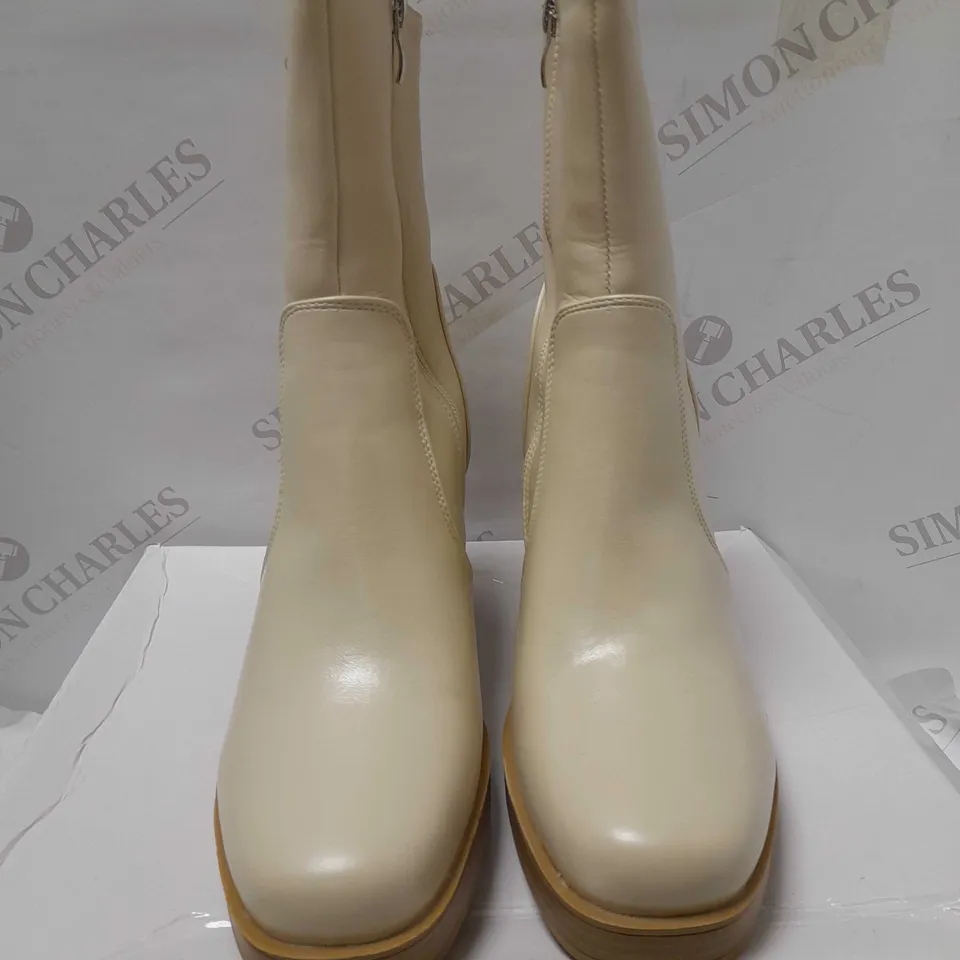 DESIGNER WOODEN STYLE STACKED HEEL FAUX LEATHER ANKLE BOOTS, CREAM - SIZE 5