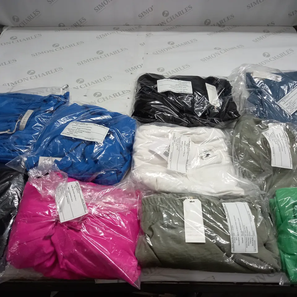 BAG OF APPROX 10 ASSORTED CLOTHING ITEMS TO INCLUDE - MAISON DE NIMES