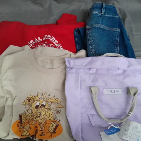 APPROXIMATELY 50 ASSORTED CLOTHING ITEMS TO INCLUDE - HOODIE T-SHIRT, JEANS ETC.