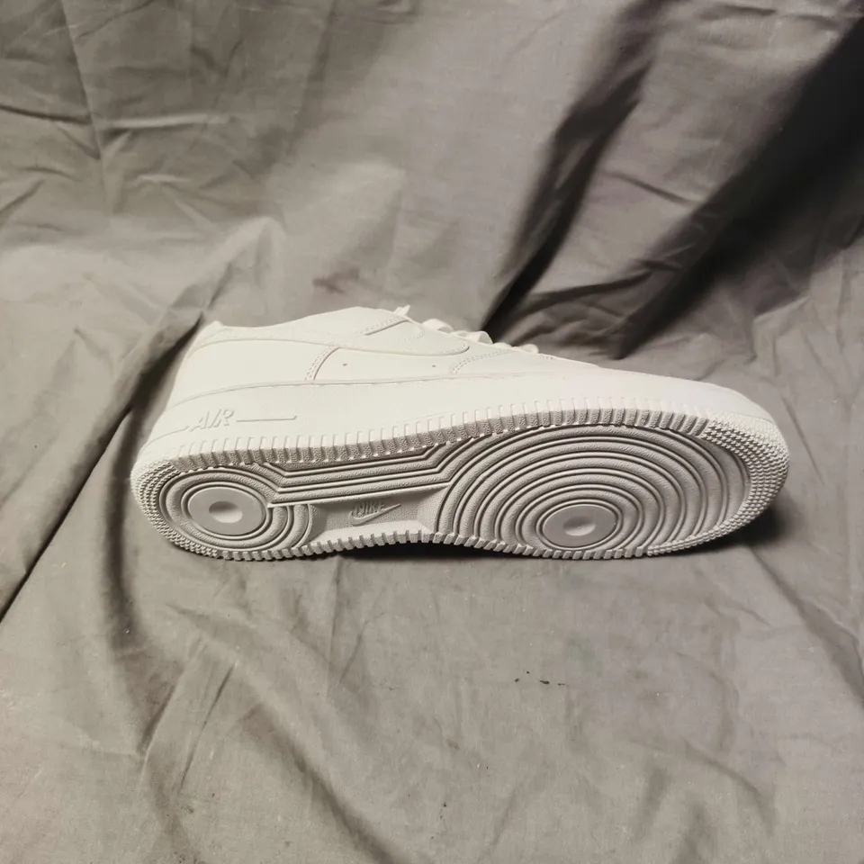 NIKE AIR FORCE 1 TRAINERS IN WHITE - 10