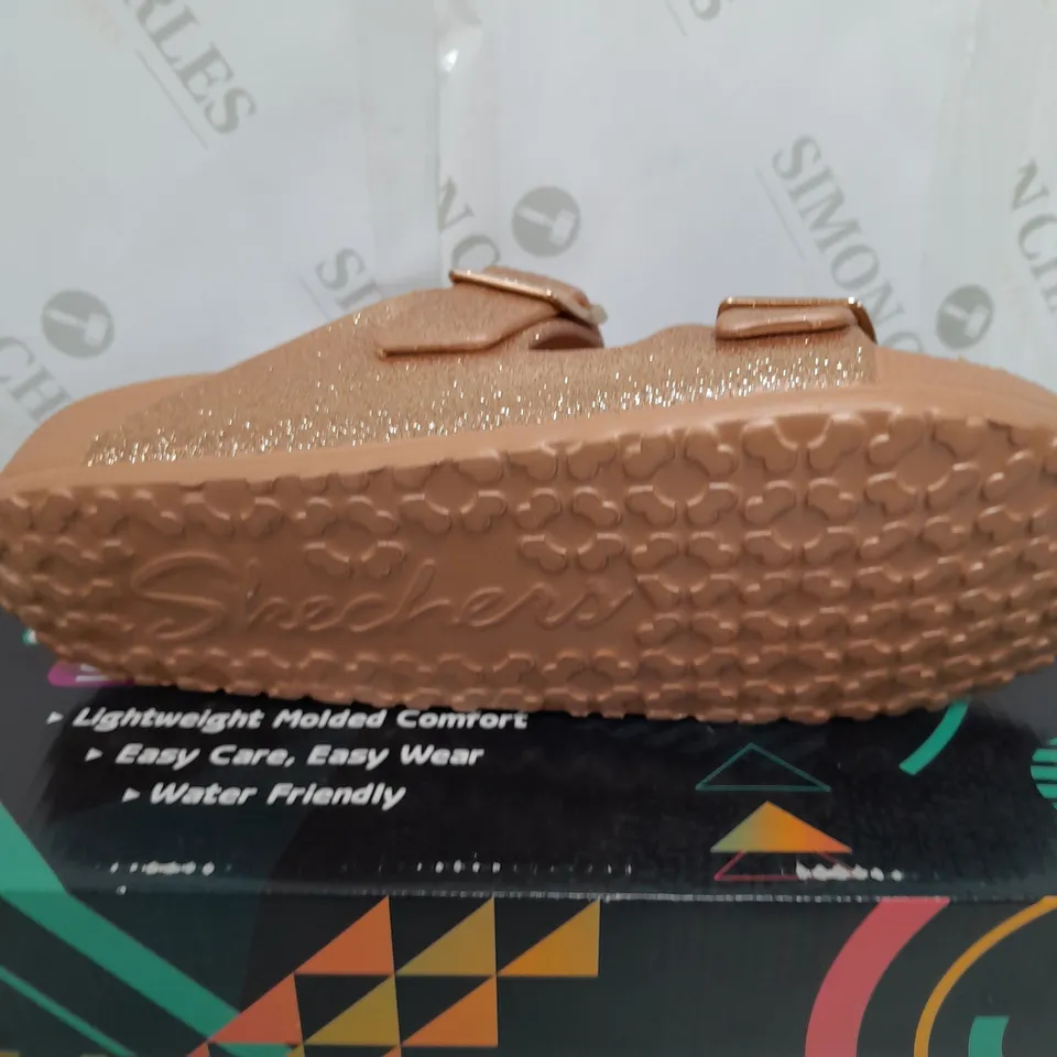 PAIR OF SKECHERS OPEN TOE SANDALS IN ROSE GOLD COLOUR SIZE 6