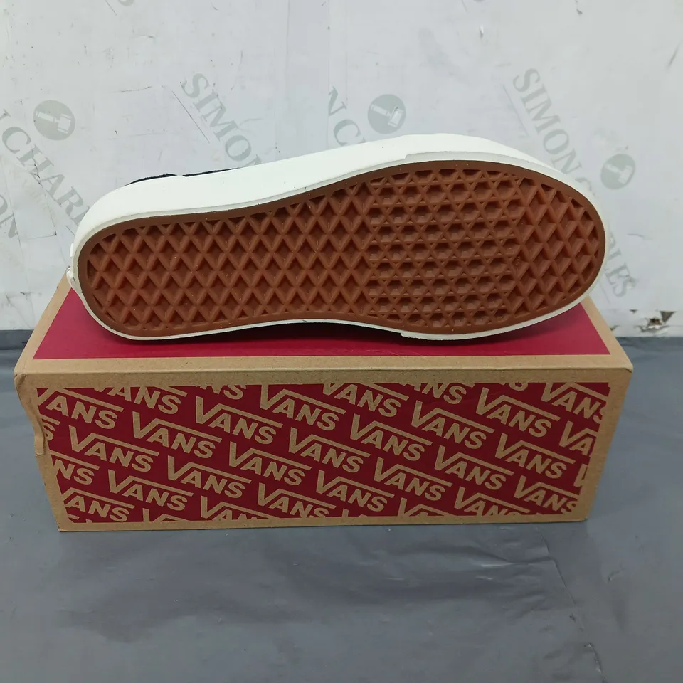 BOXED PAIR OF VANS SUEDE ANIMAL SHOES IN BLACK SIZE 6
