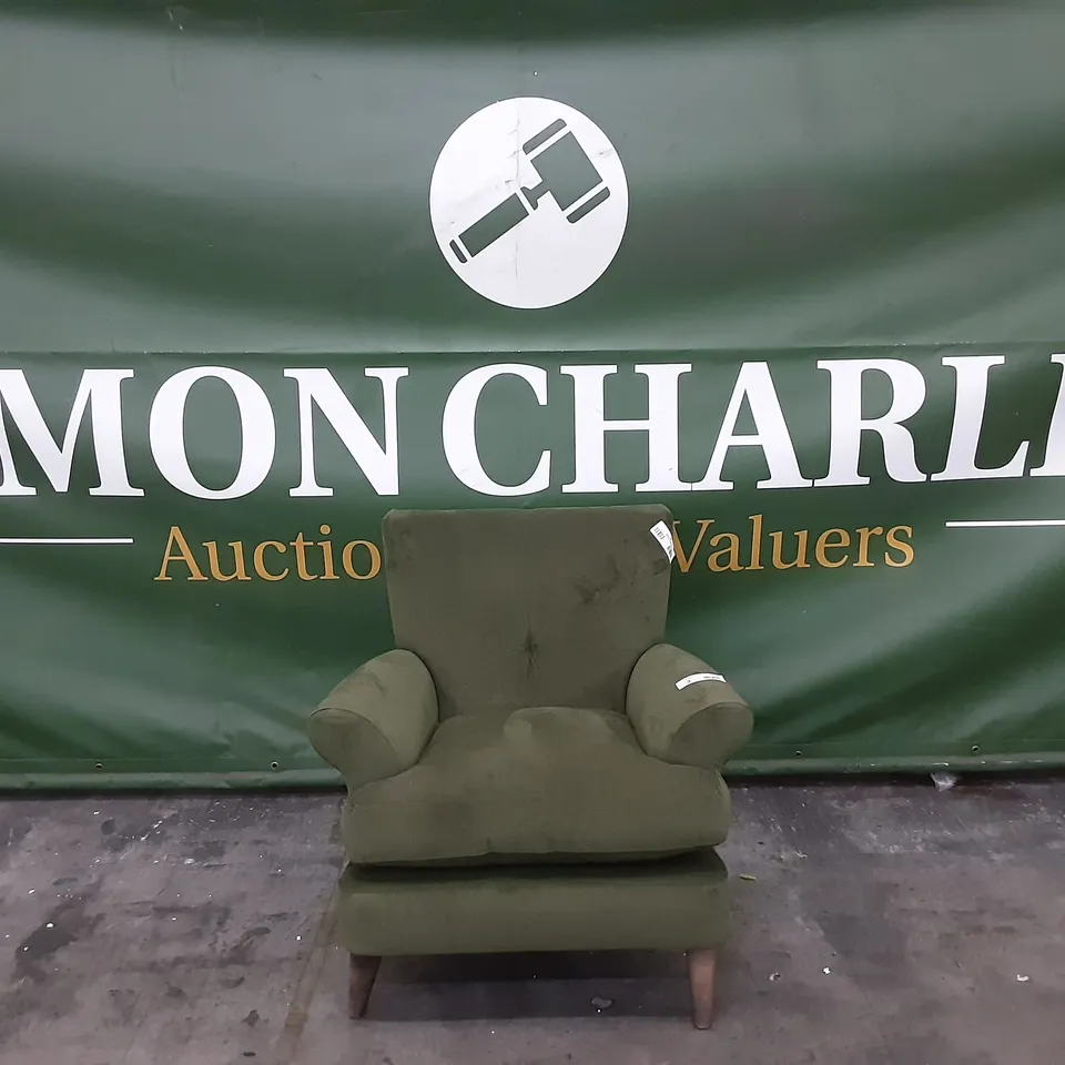 QUALITY BRITISH MADE LOUNGE Co EASY CHAIR PLUSH GREEN FABRIC
