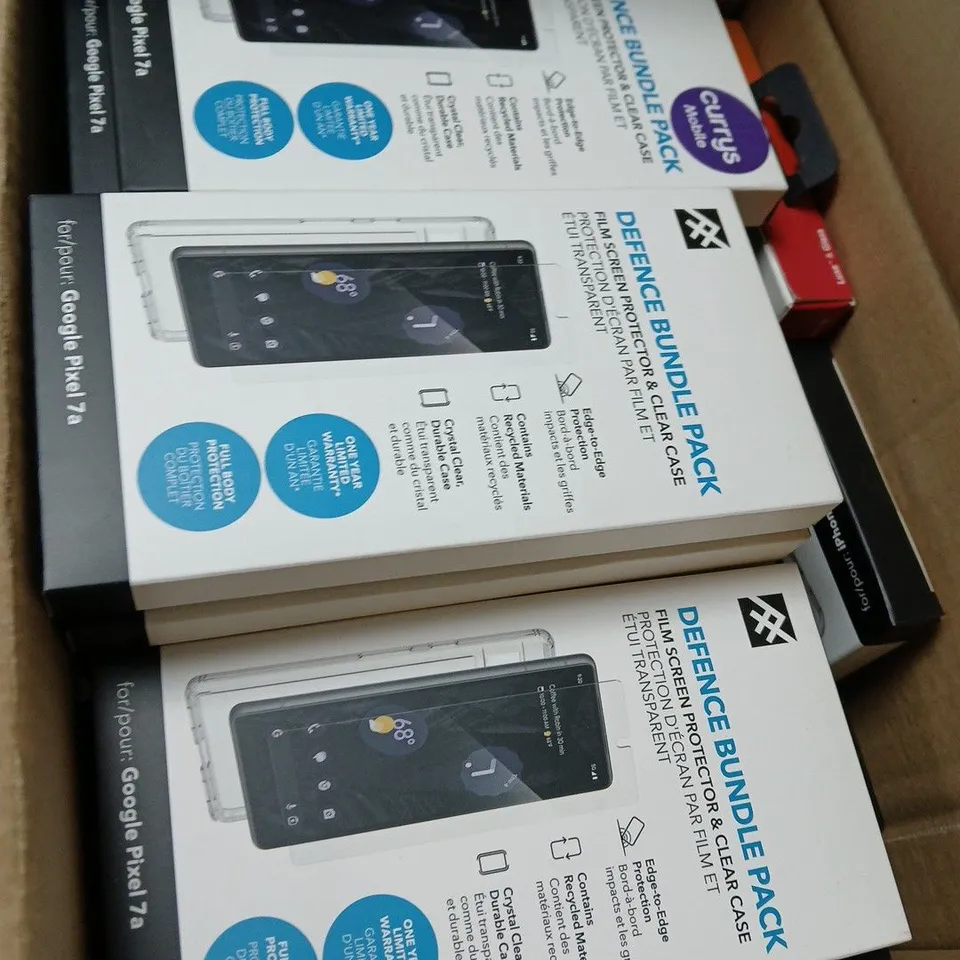 BOX OF APPROXIMATELY 30 DEFENCE BUNDLE PACK FOR GOOGLE PIXEL 7A – SCREEN PROTECTOR & CLEAR CASE 