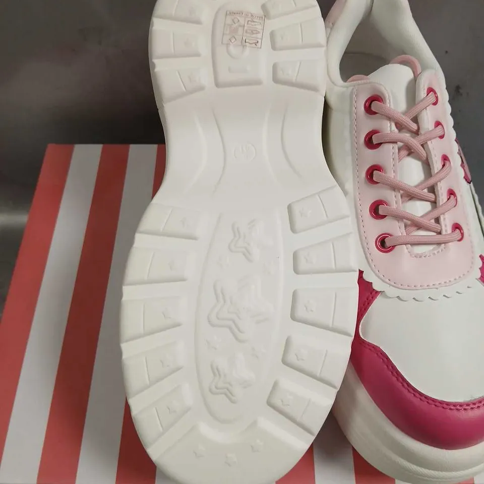 BRAND NEW BOXED BOXED KOI X KETNIPZ LOVEABLE ANTICS CHUNKY TRAINERS PINK SIZE 9