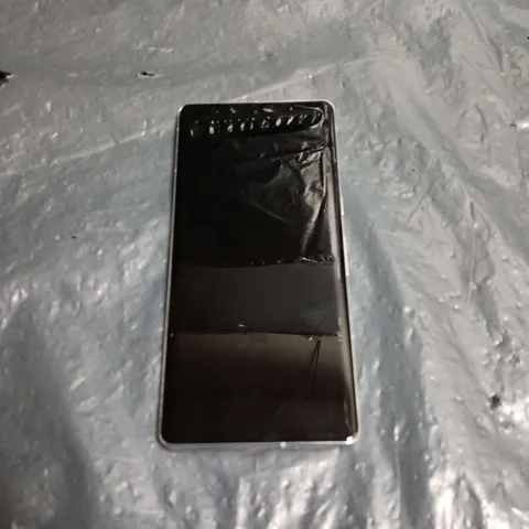 GOOGLE PIXEL 7 PRO 256GB UNLOCKED - WHITE