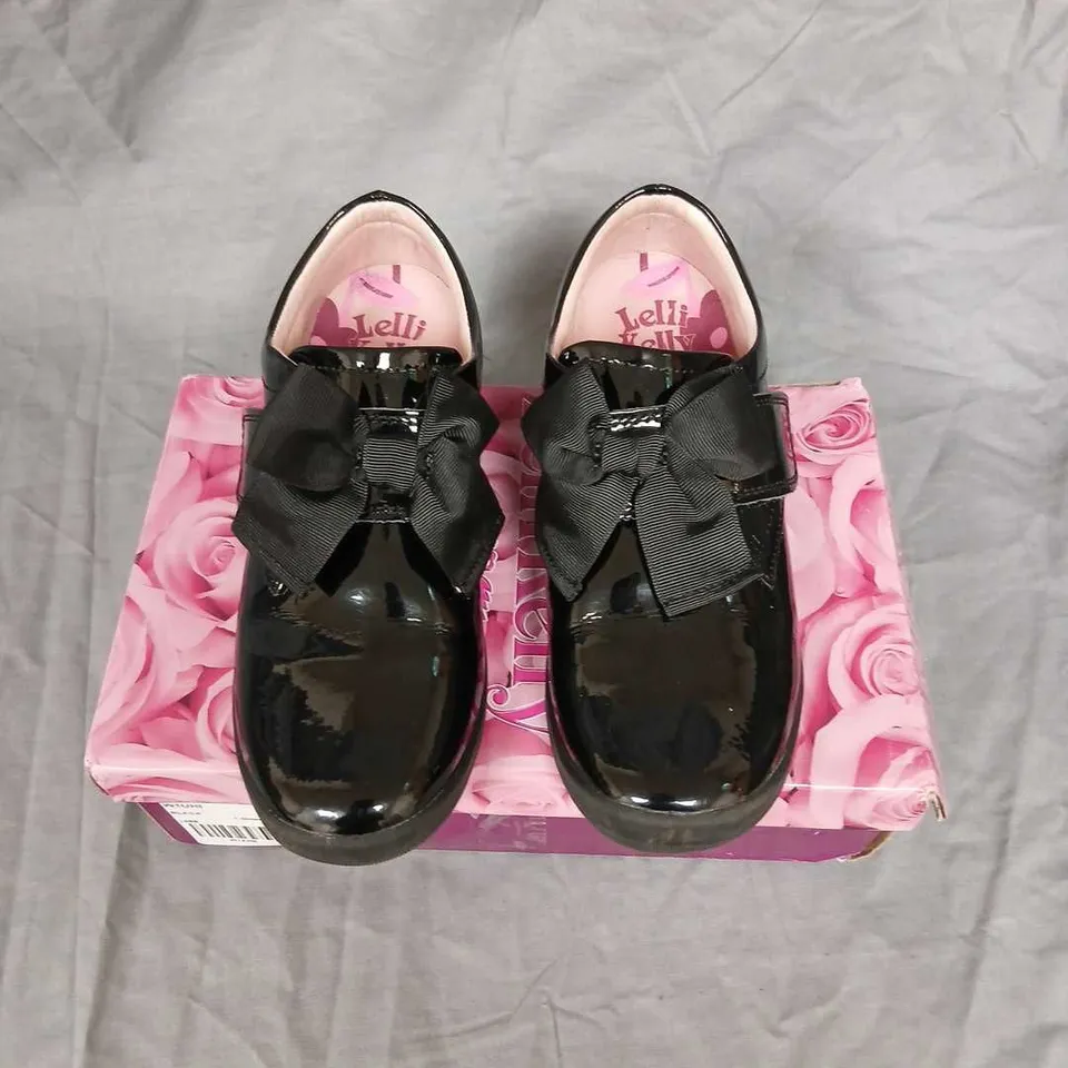 LELLI KELLY BLACK PATENT BOW SHOES – GIRLS (EU 33)