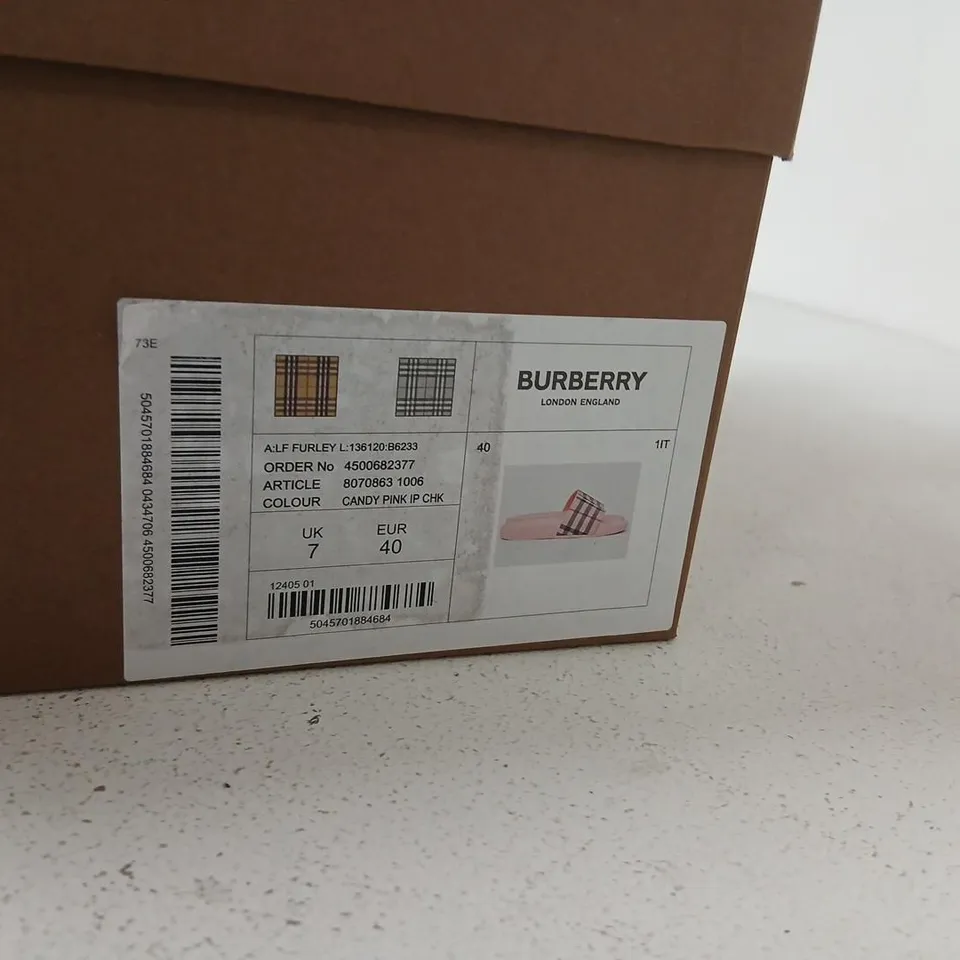 BURBERRY PINK SLIDE SANDALS WITH SIGNATURE BURBERRY CHECK STRAP – WOMEN'S UK 7 (EUR 40)