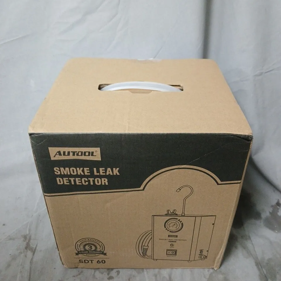 BOXED AND SEALED AUTOOL SMOKE LEAK DETECTOR
