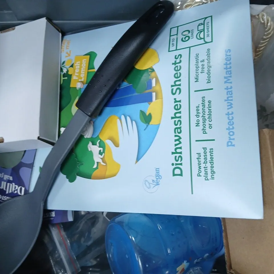 APPROXIMATELY 10 ASSORTED HOUSEHOLD ITEMS TO INCLUDE WOOD FILLER, BATHROOM WALL PAINT, ETC