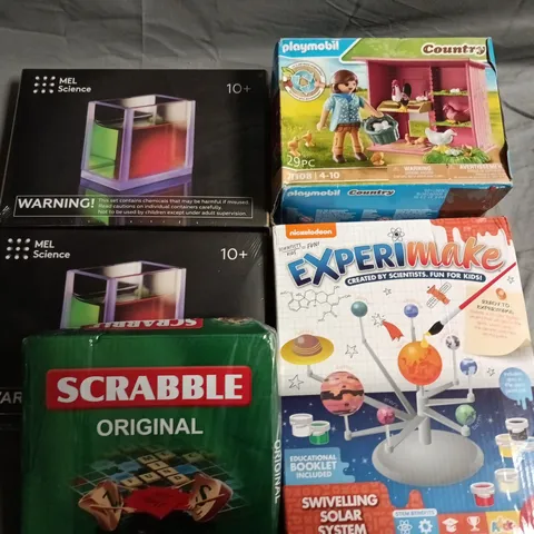 LOT OF 5 ASSORTED TOYS TO INCLUDE MEL SCIENCE SETS AND SCRABBLE ORIGINAL TRAVEL