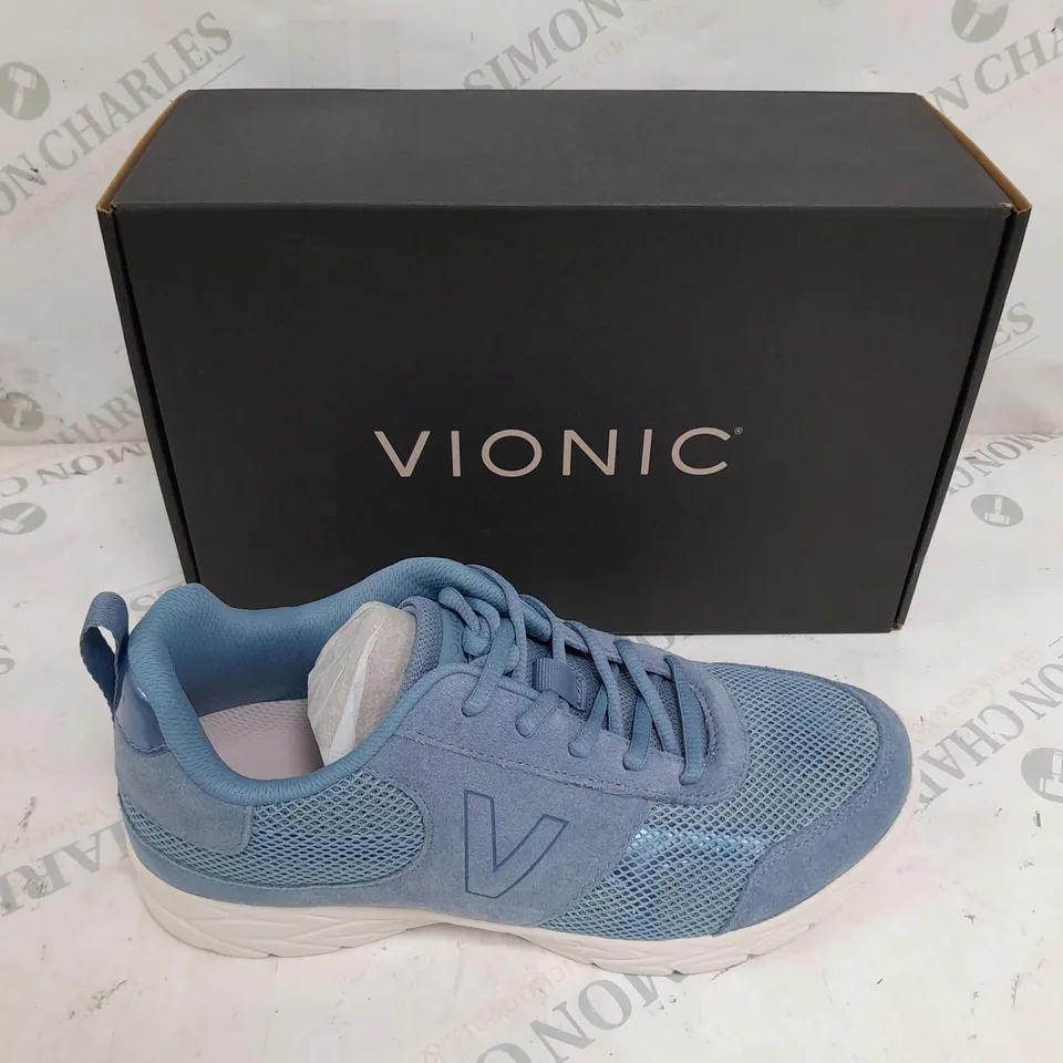 BOXED PAIR OF VIONIC NAVY MESH TRAINERS SIZE 6 