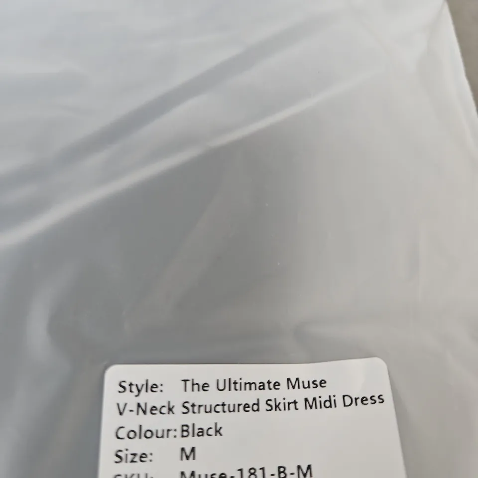 ODD MUSE LONDON THE ULTIMATE MUSE V-NECK STRUCTURED SKIRT MIDI DRESS – BLACK, SIZE M