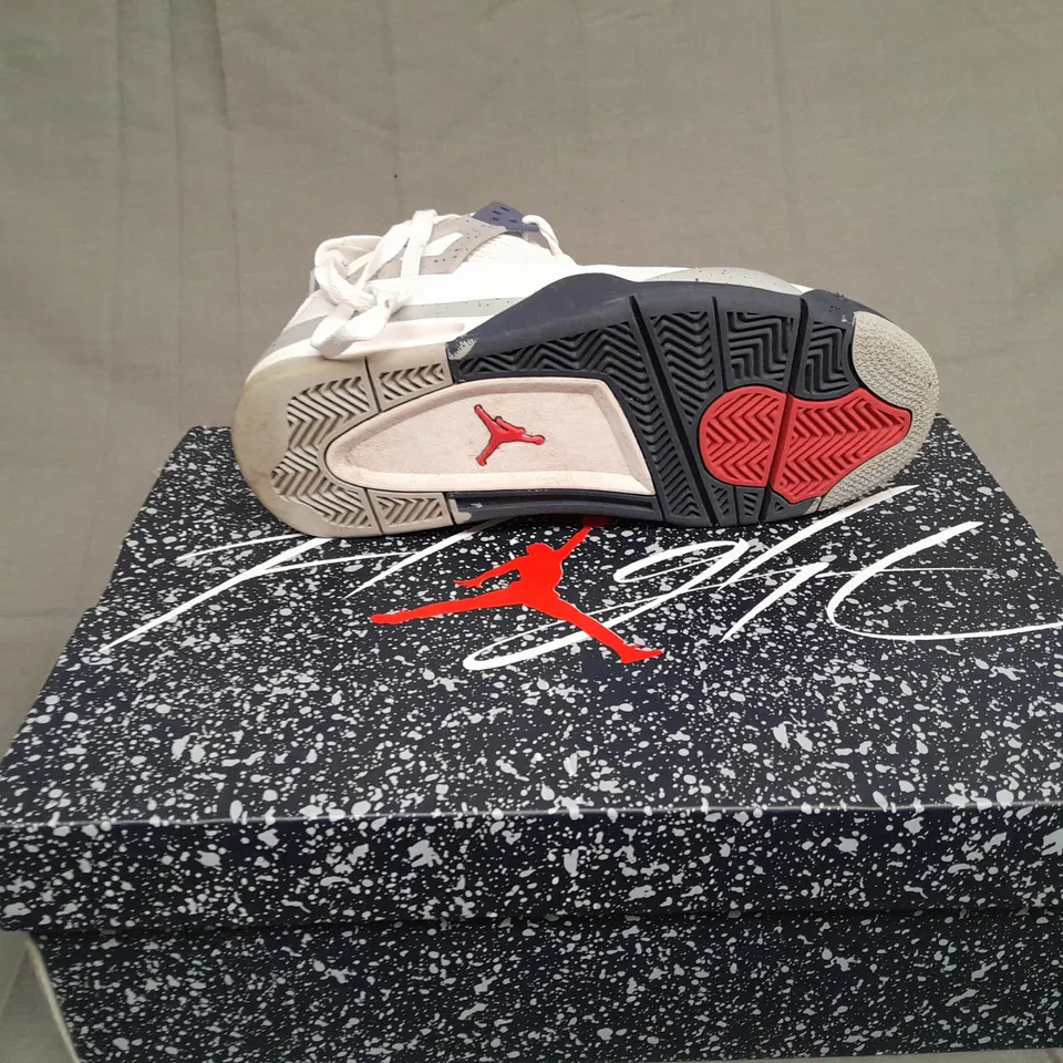 BOXED PAIR OF AIR JORDAN 4 RETRO WHITE/MIDNIGHT NAVY SIZE UK 4.5