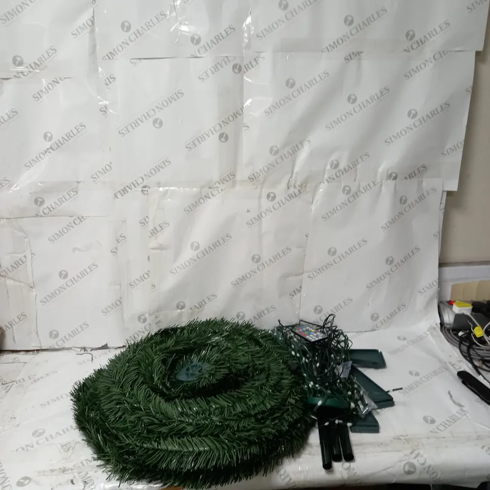 BOXED SANTA'S BEST 5FT INDOOR OUTDOOR 12 FUNCTION TREE