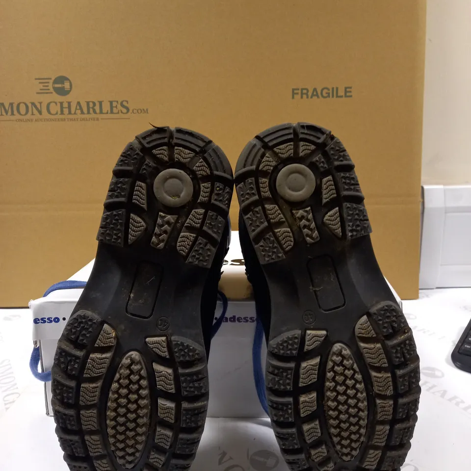 ADESSO WATERPROOF HIKING BOOTS SIZE 7