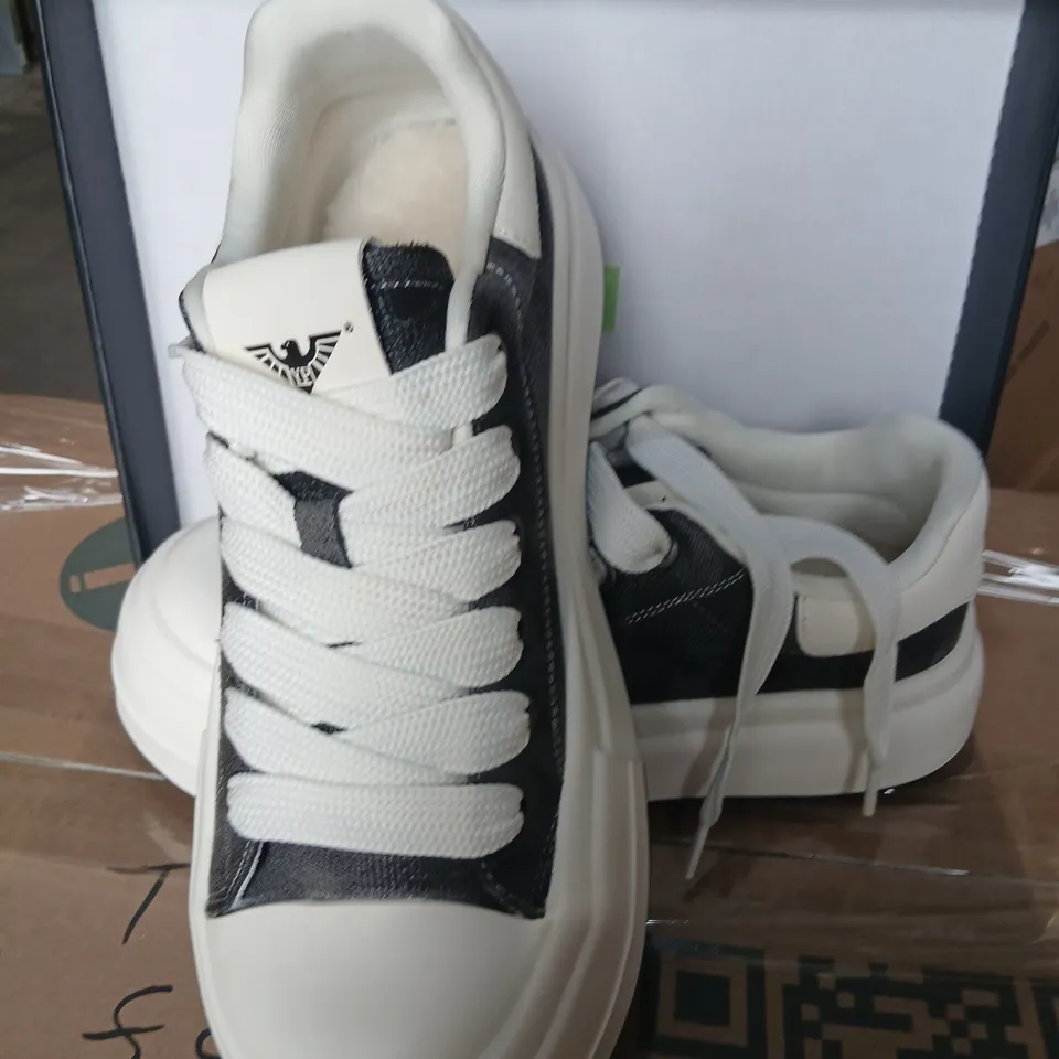 AMANIYA Denim Platform Sneakers – White Rubber Sole, L-2507 (275/45 (2.5))