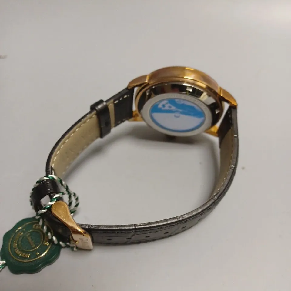 BOXED GAMAGES MYSTIQUE SILVER GLASS EXHIBITION CASE WATCH 