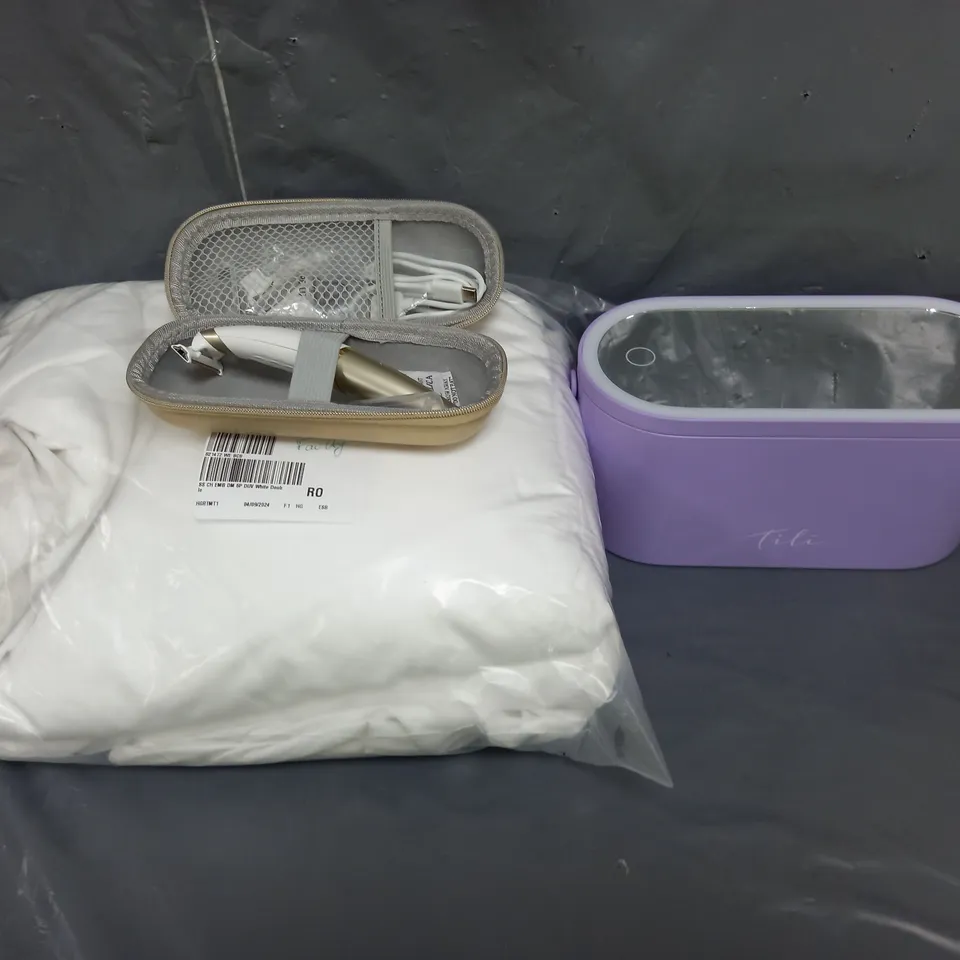 APPROXIMATELY 10 HOUSEHOLD ITEMS TO INCLUDE BEDDING, VANITY CASE AND BODY HAIR TRIMMER