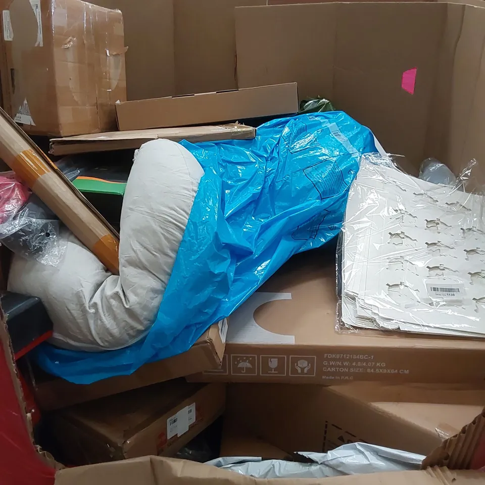 PALLET OF ASSORTED HOUSEHOLD ITEMS AND CONSUMER PRODUCTS TO INCLUDE; OFFICE CHAIR, SCOOTER, RETRACTABLE BABY GATE, INSECT KILLER, BOXED FURNITURE ETC 