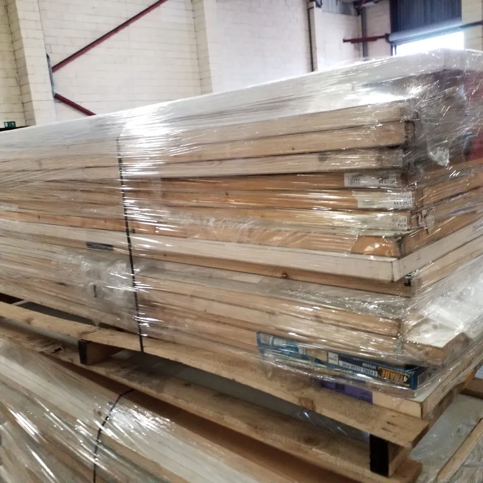 PALLET CONTAINING APPROXIMATELY 17 HOUSEHOLD DOORS