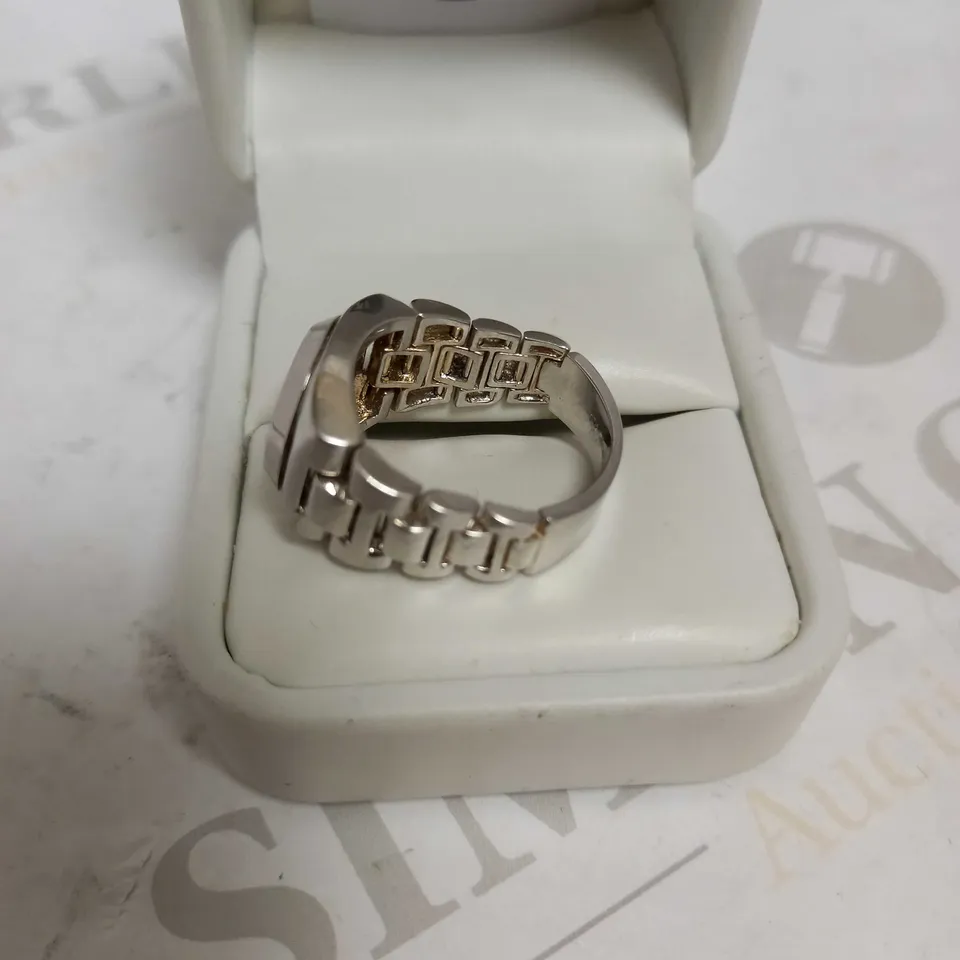DESIGNER 18CT WHITE GOLD 'ROLEX' STYLE DIAMOND SET GENT'S RING +-0.80CT