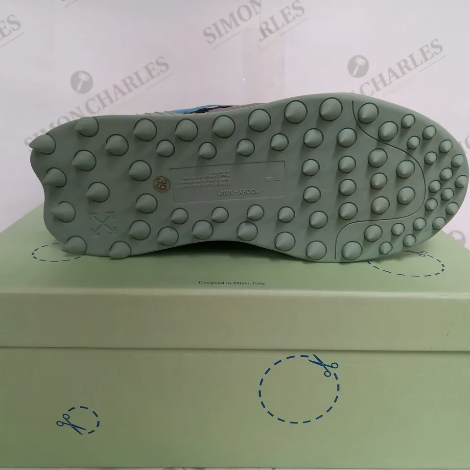 OFF WHITE ODSY 1000 IN WHITE & BLUE - EU 39