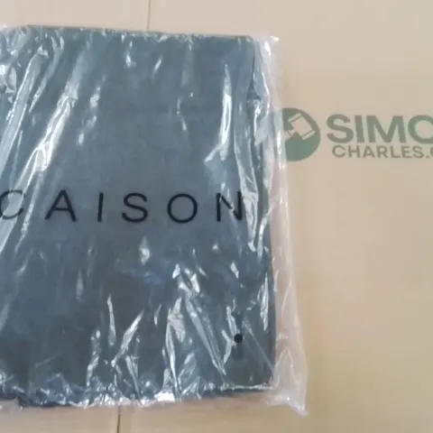 BOX TO CONTAIN 50 BAGGED CAISON LAPTOP SLEEVES