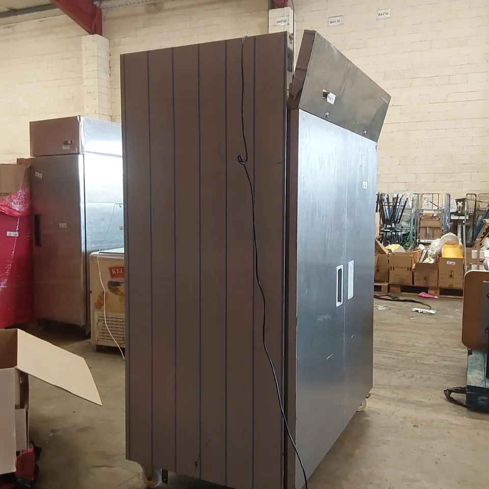 COMMERCIAL UPRIGHT 2 DOOR REFRIGERATOR CABINET