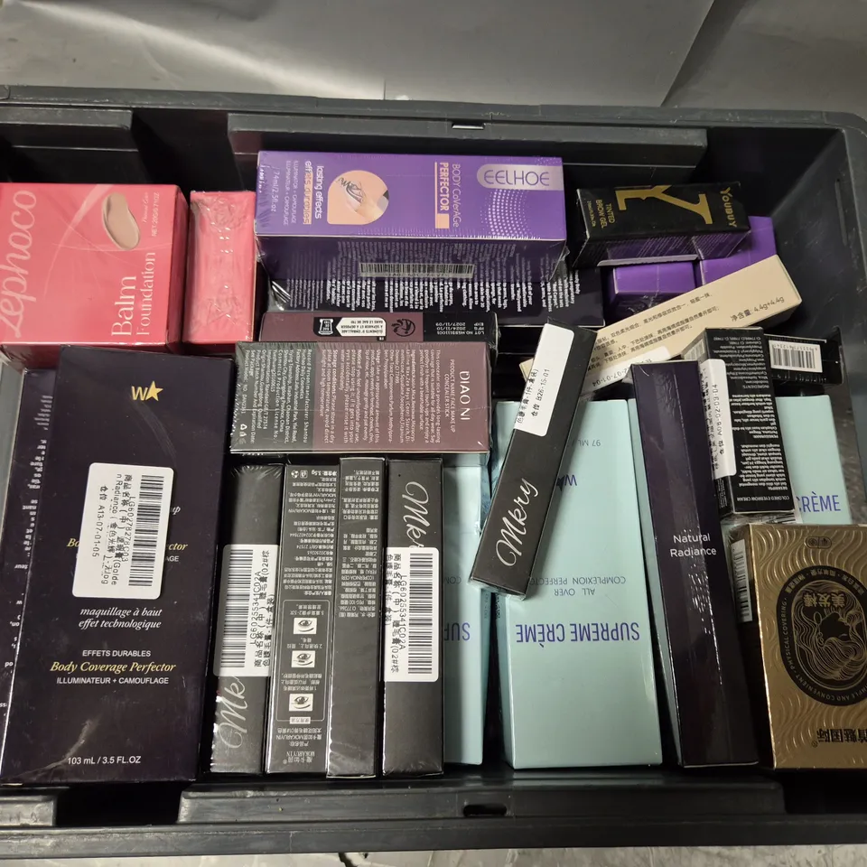 APPROXIMATELY 25 ASSORTED COSMETICS ITEMS TO INCLUDE DIAO NI CONCEALER, ZEPHOCO BALM FOUNDATION, SUPREME CREME ALL OVER COMPLEXION PERFECTER, ETC