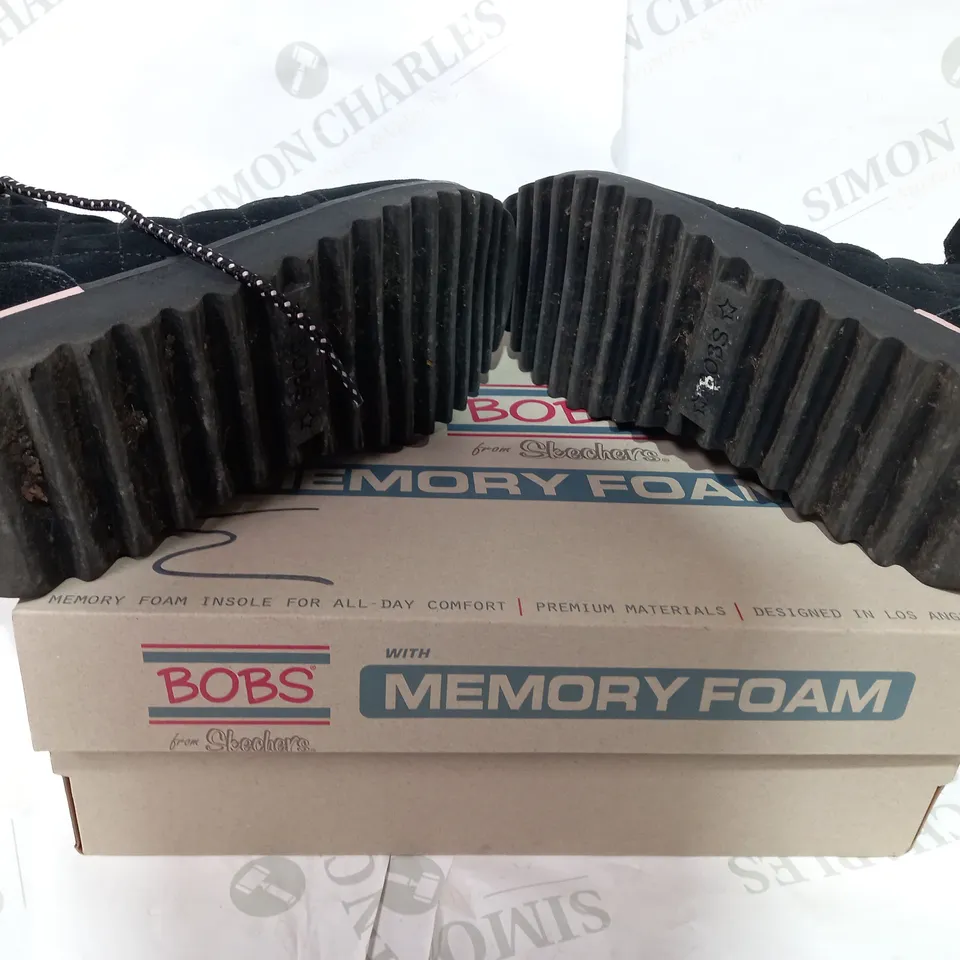 BOXED PAIR OF SKECHERS BLACK SUEDE HIKING BOOTS - SIZE 6