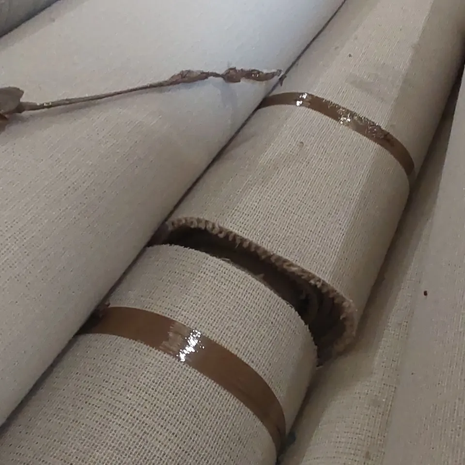 ROLL OF QUALITY BEACHCOMBER BARNACLE CARPET - APPROXIMATELY 5 x 4.65m // LARGE CUT THROUGH MIDDLE