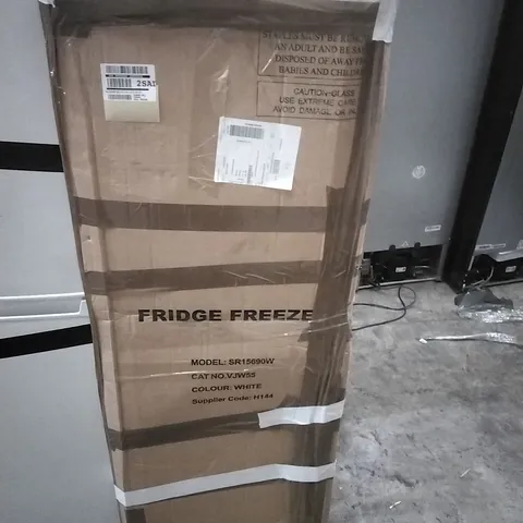 SWAN
SR15690W 48CM WIDE, 144CM HIGH, 50/50 SPLIT COMPACT FRIDGE FREEZER - WHITE
