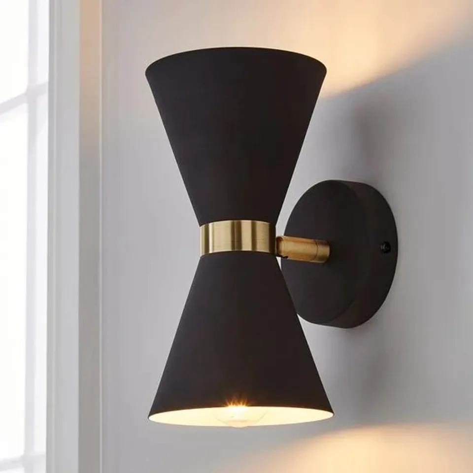 BOXED ARCHIE RETRO HEAD DUAL LIT WALL LIGHT - BLACK