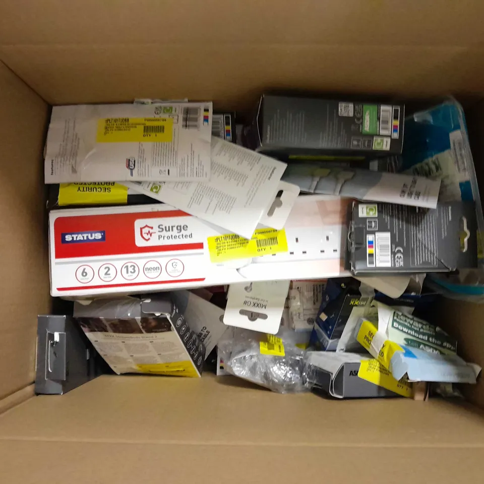 APPROXIMATELY 20 ASSORTED ELECTRICAL ITEMS TO INCLUDE ONE FOR ALL REMOTE, WIRED KEYBOARD, DVD PLAYER, ETC 