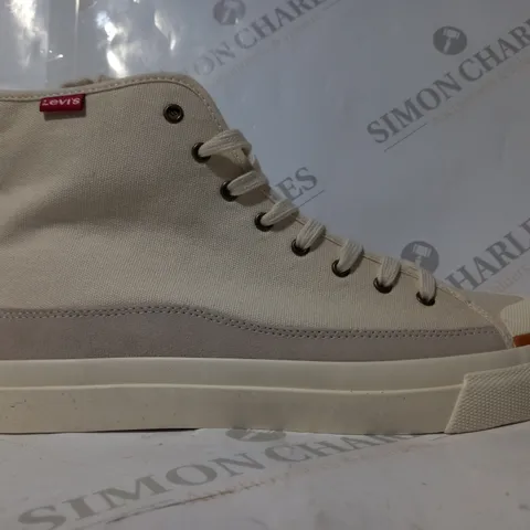 BOXED PAIR OF LEVI'S SQUARE HIGH SHOES IN CREAM UK SIZE 11