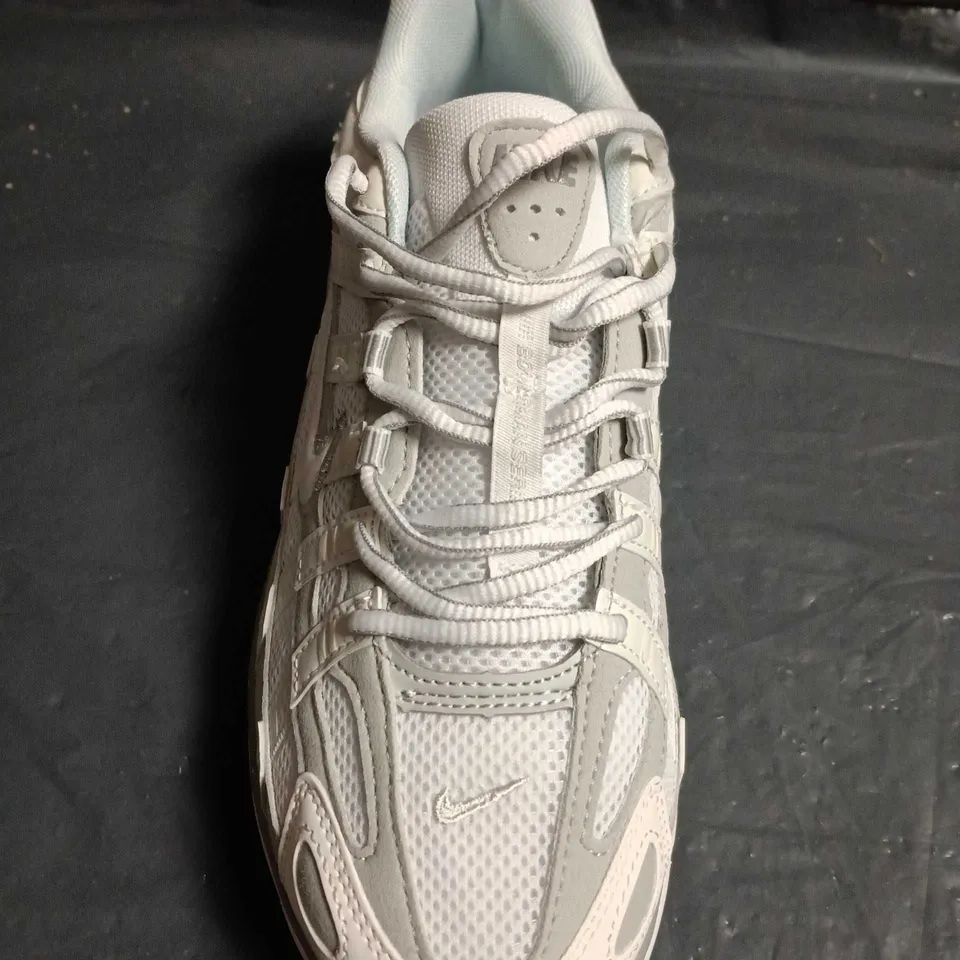 PAIR OF NIKE P6000 TRAINERS - UK SIZE 7