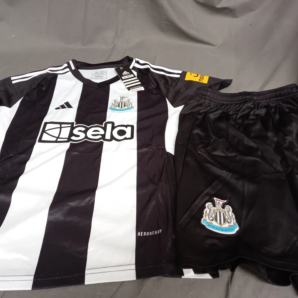 ADIDAS NEWCASTLE FOOTBALL SHIRT WITH SHORT -  SIZE 26 KIDS