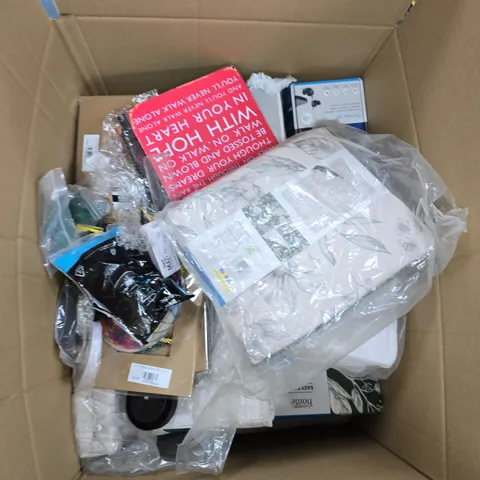 BOX OF ASSORTED HOMEWARE ITEMS TO INCLUDE DUVET SETS, FITTED SHEETS AND EARPHONES