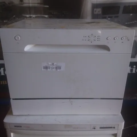 WHITE DISH WASHER 