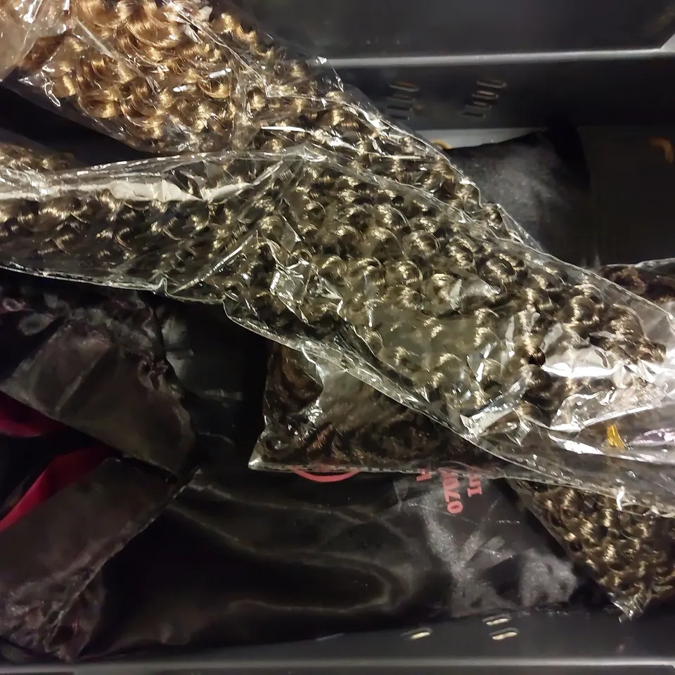 BOX OF APPROX 6 ASSORTED HAIR EXTENSIONS IN VARIOUS COLOURS
