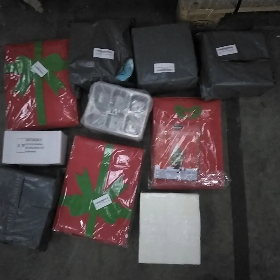 PALLET OF ASSORTED ITEMS INCLUDING 1000 PCS PANORAMA PUZZLE, BEST MOM EVER MUG, 6 SET SEED PROPAGATER, FELT CHRISTMAS TREE SET, POPETPOP PET TREAT LAUNCHER, VALENTINES HAIR THICKENING FIBRE 