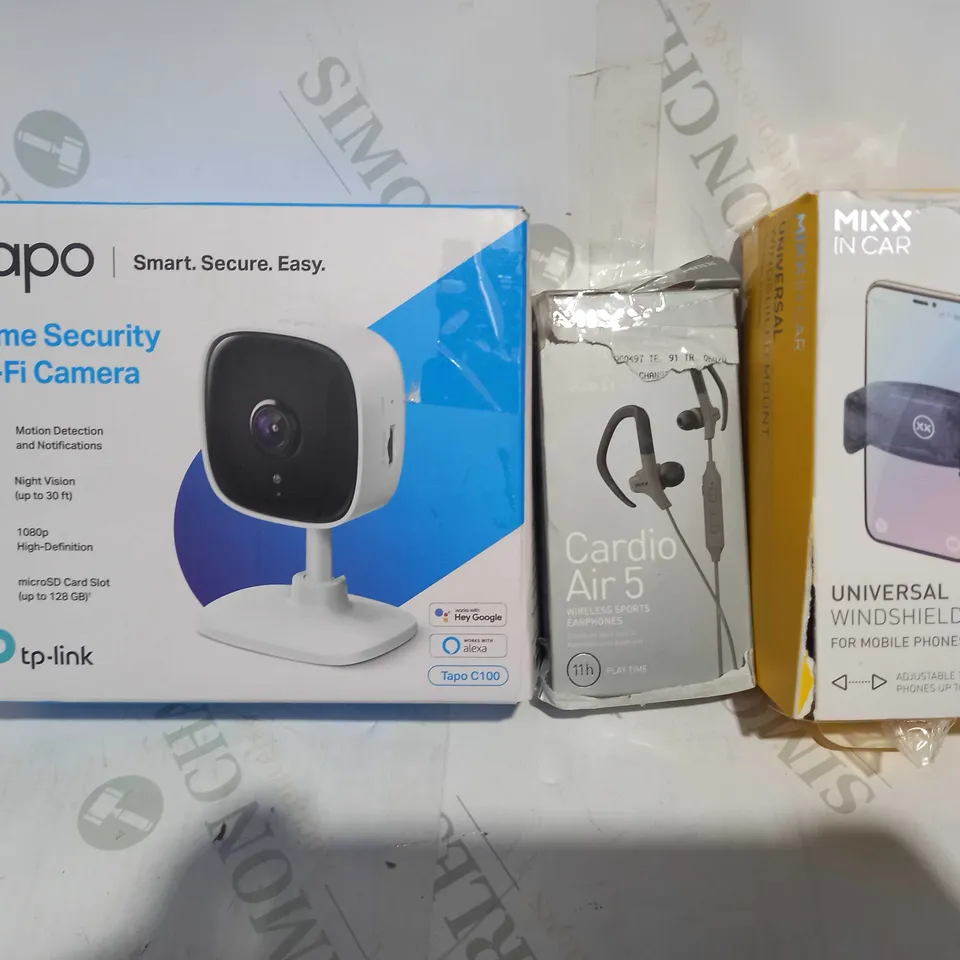 LOT OF APPROXIMATELY 10 ASSORTED HOUSEHOLD ITEMS TO INCLUDE TAPO HOME SECURITY WI-FI CAMERA, MIXX CARDIO AIR 5 WIRELESS SPORTS EARPHONES, MIXX IN CAR UNIVERSAL WINDSHIELD MOUNT, ETC