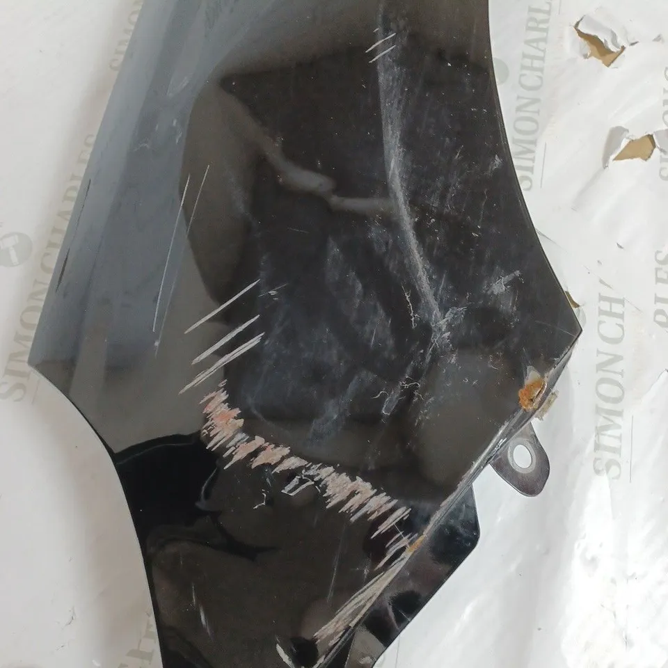 CAR SIDE PANEL LEFT SIDE UNKNOW SPECS / COLLETION ONLY 