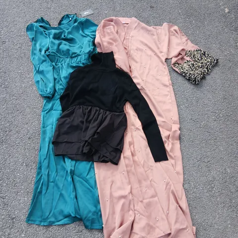 PALLET OF APPROXIMATELY 50 ITEMS OF ASSORTED CLOTHING AND ACCESSORIES TO INCLUDE; SHEIEKHA BOUTIQUE AND LAETITIA MEM
