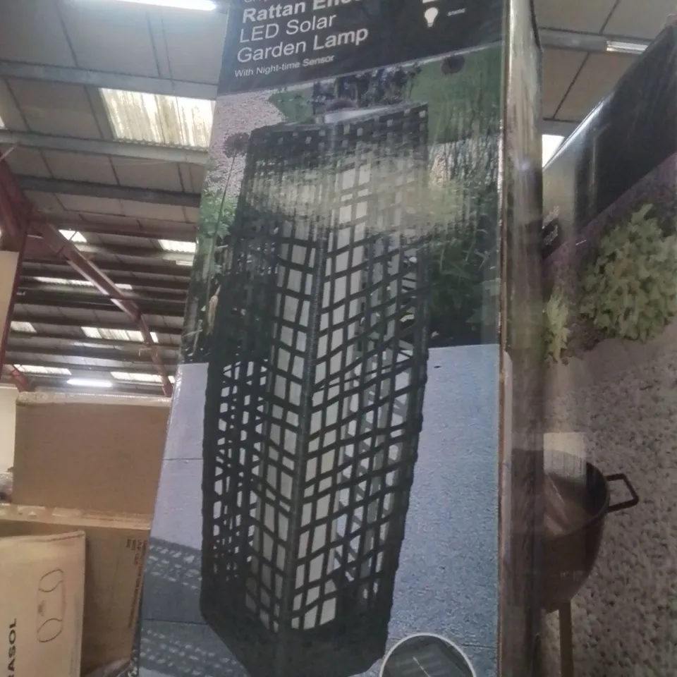 BOXED MONACO GREY RATTAN EFFECT SOLAR GARDEN LAMP