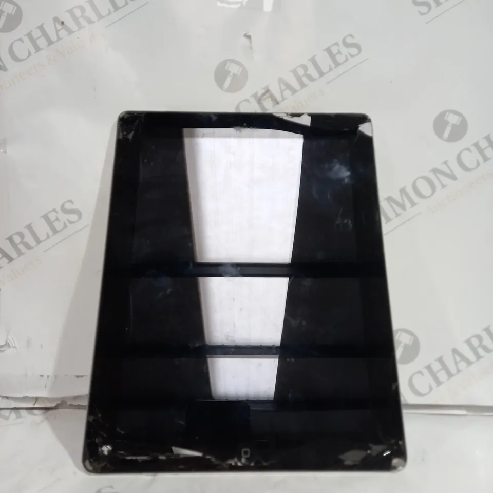 APPLE IPAD 4TH GENERATION IN SILVER