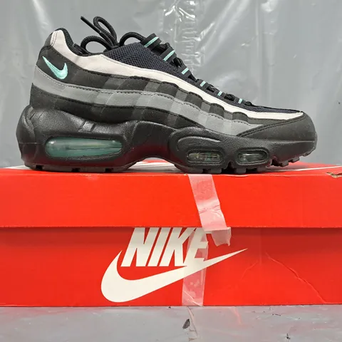 BOXED PAIR OF NIKE AIR MAX 95 GS SHOES IN BLACK/GREY/CYAN SIZE UK 6